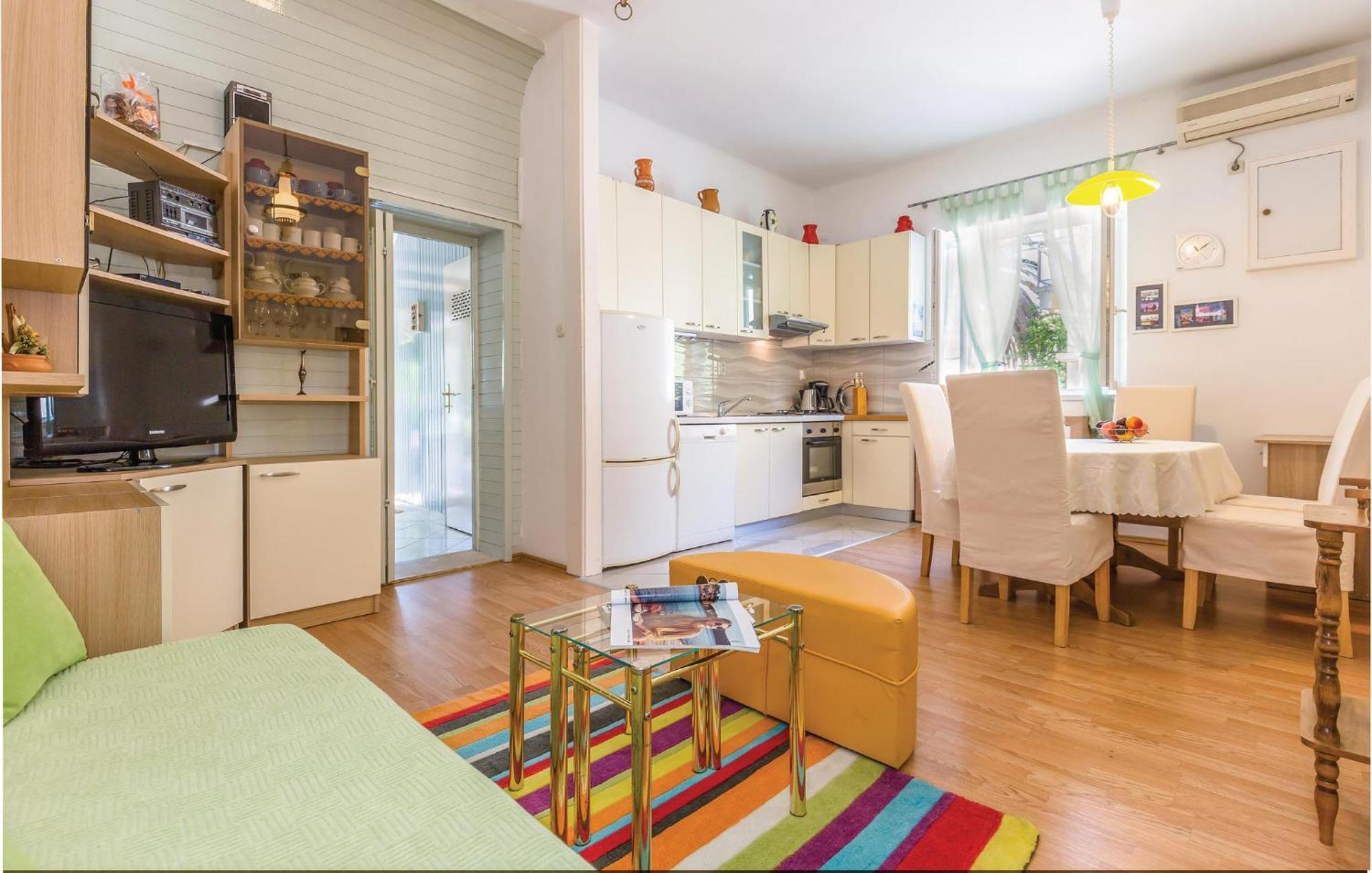 Awesome Apartment In Makarska With Kitchen Экстерьер фото