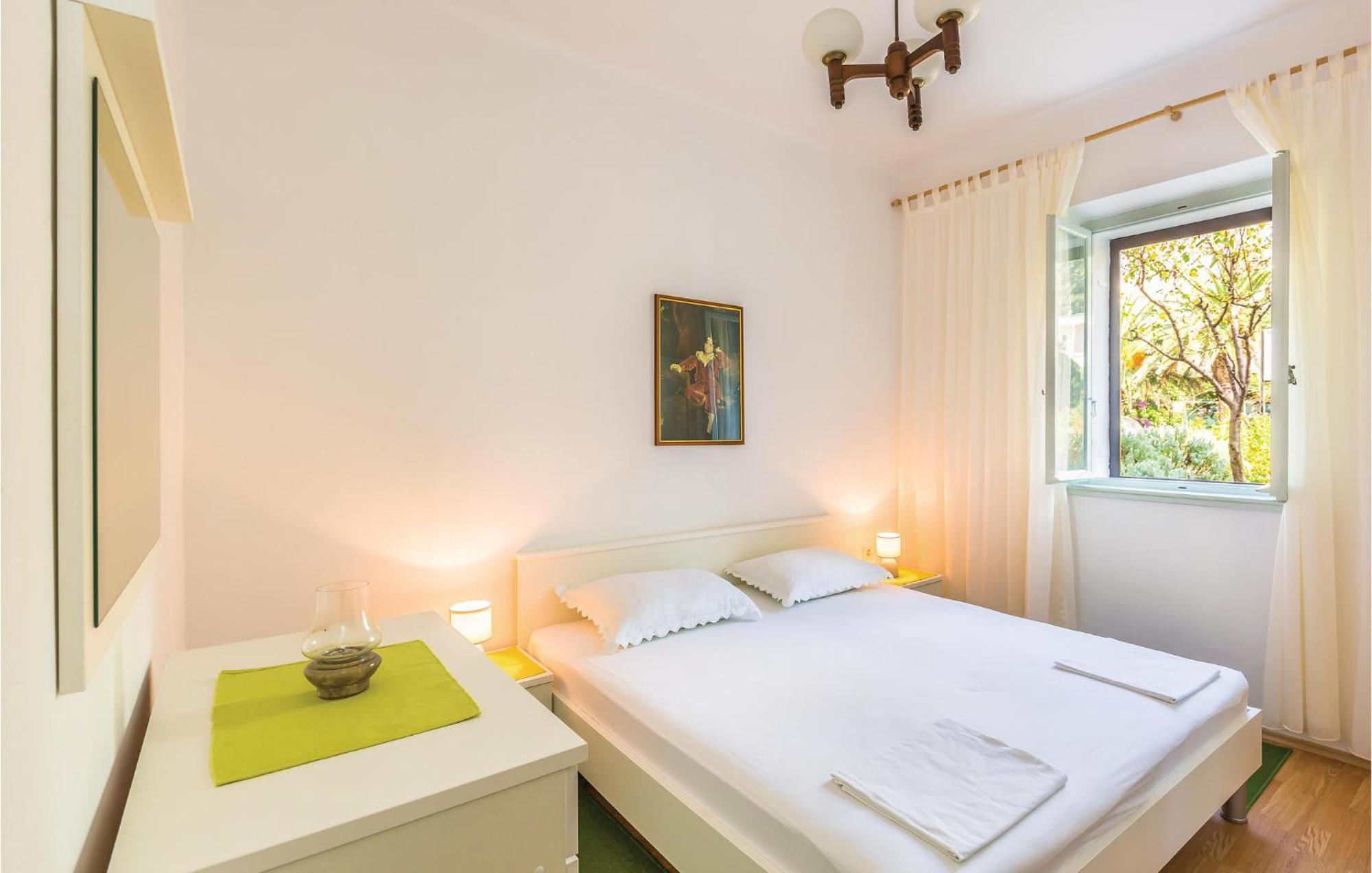Awesome Apartment In Makarska With Kitchen Экстерьер фото